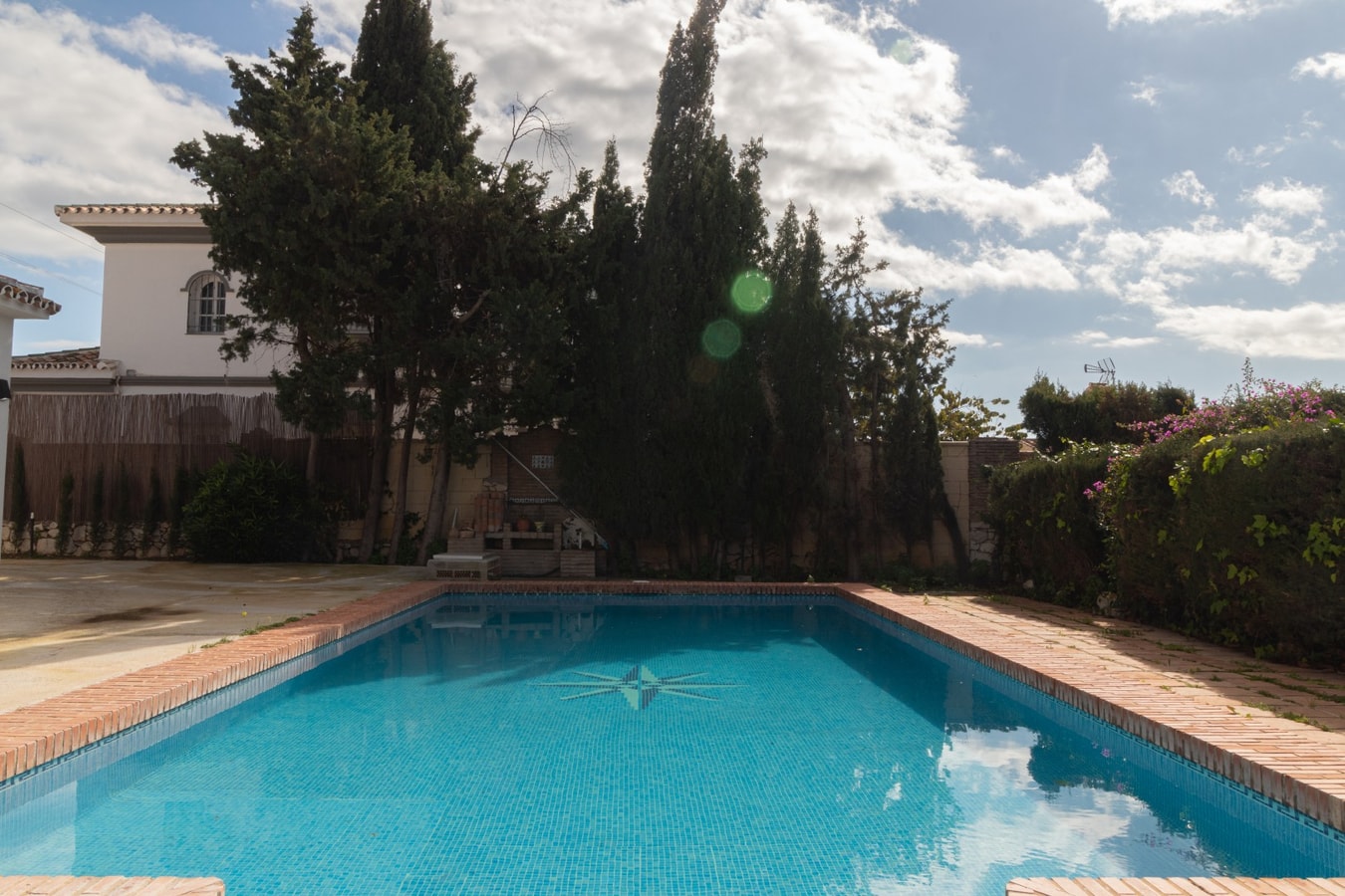 Casa Azul Sereno con piscina y jardín 7 LYX homes