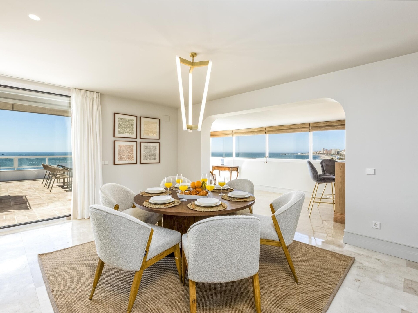 Beachfront penthouse with spectacular sea views 9 LYX homes