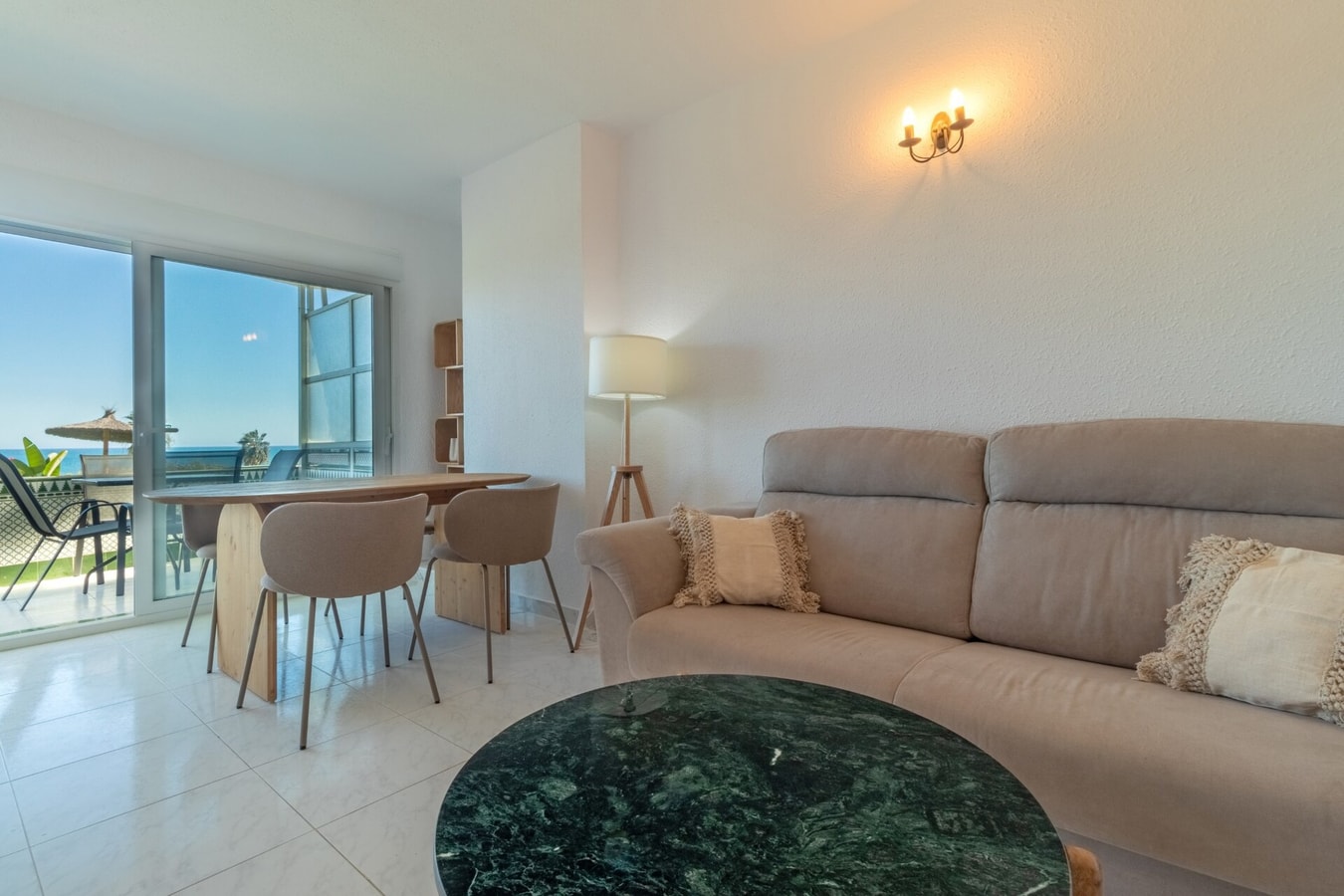 Castle & Sea Retreat: Stunning Views by Castle 8 LYX homes
