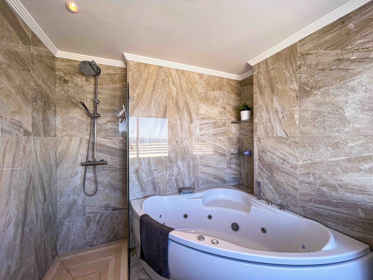 Stella - First line Penthouse with private parking 41 LYX homes
