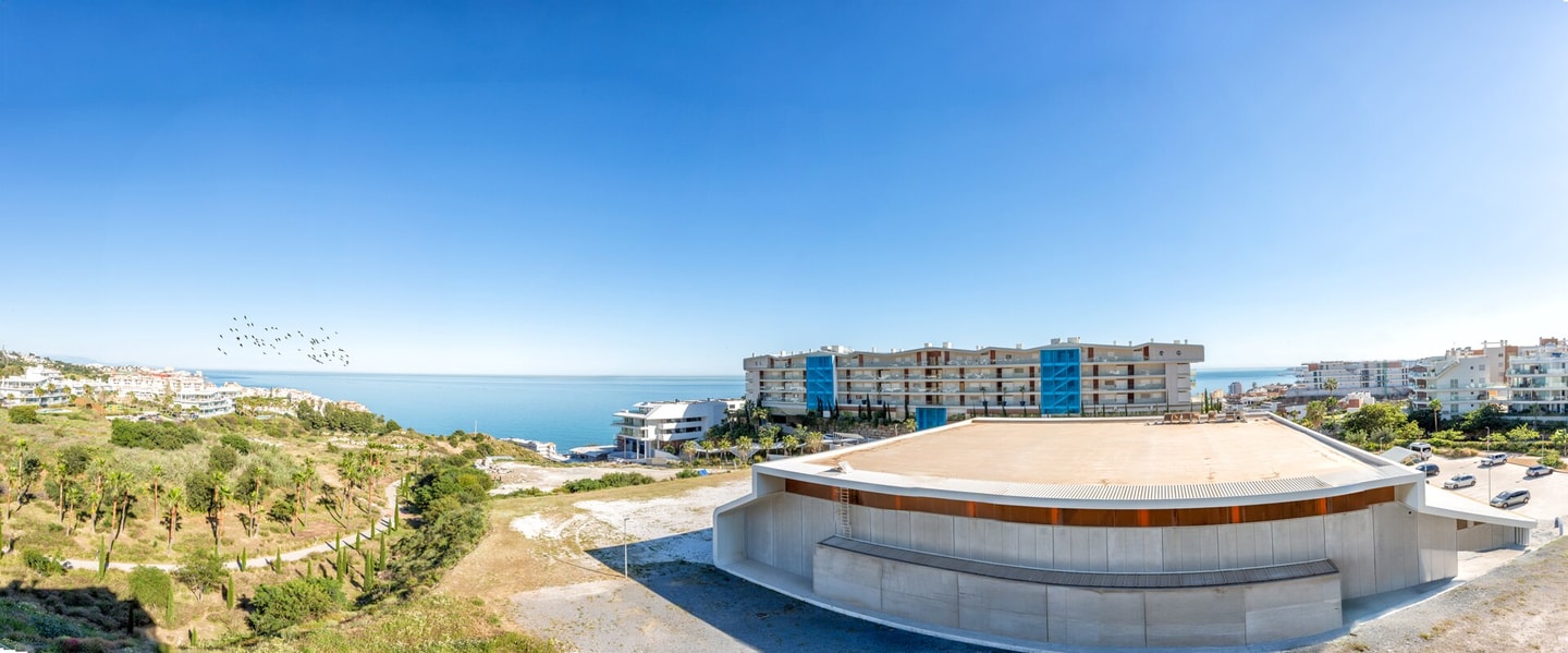 Peninsula · Peninsula / Terrace / Private parking / Pool 36 LYX homes