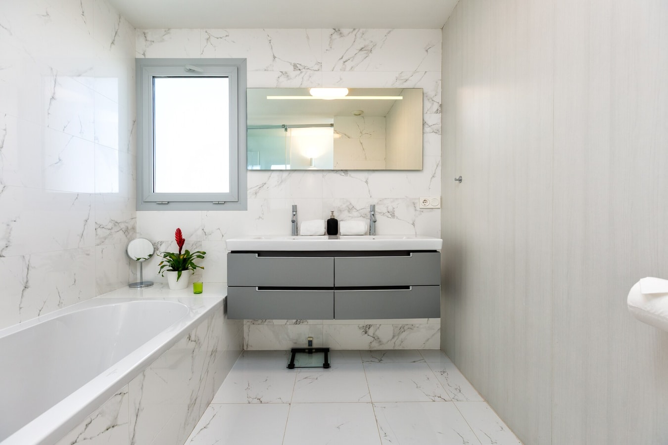 Peninsula · Peninsula / Terrace / Private parking / Pool 21 LYX homes