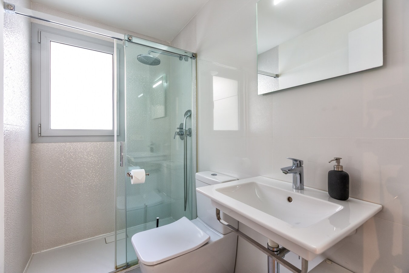 Peninsula · Peninsula / Terrace / Private parking / Pool 26 LYX homes
