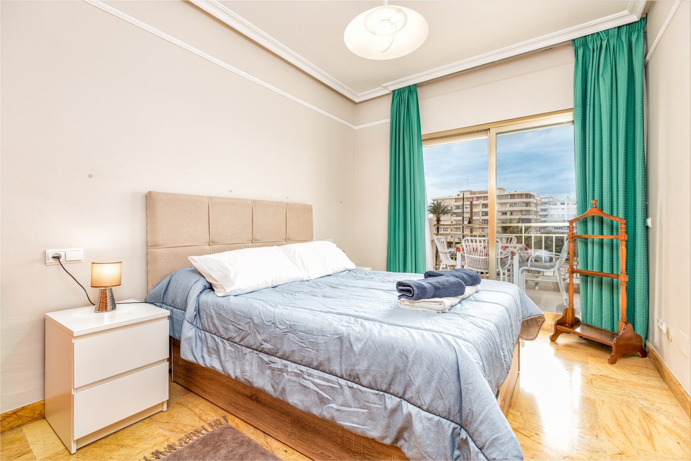 Doña Sofia Beachside Apartment 2 LYX homes