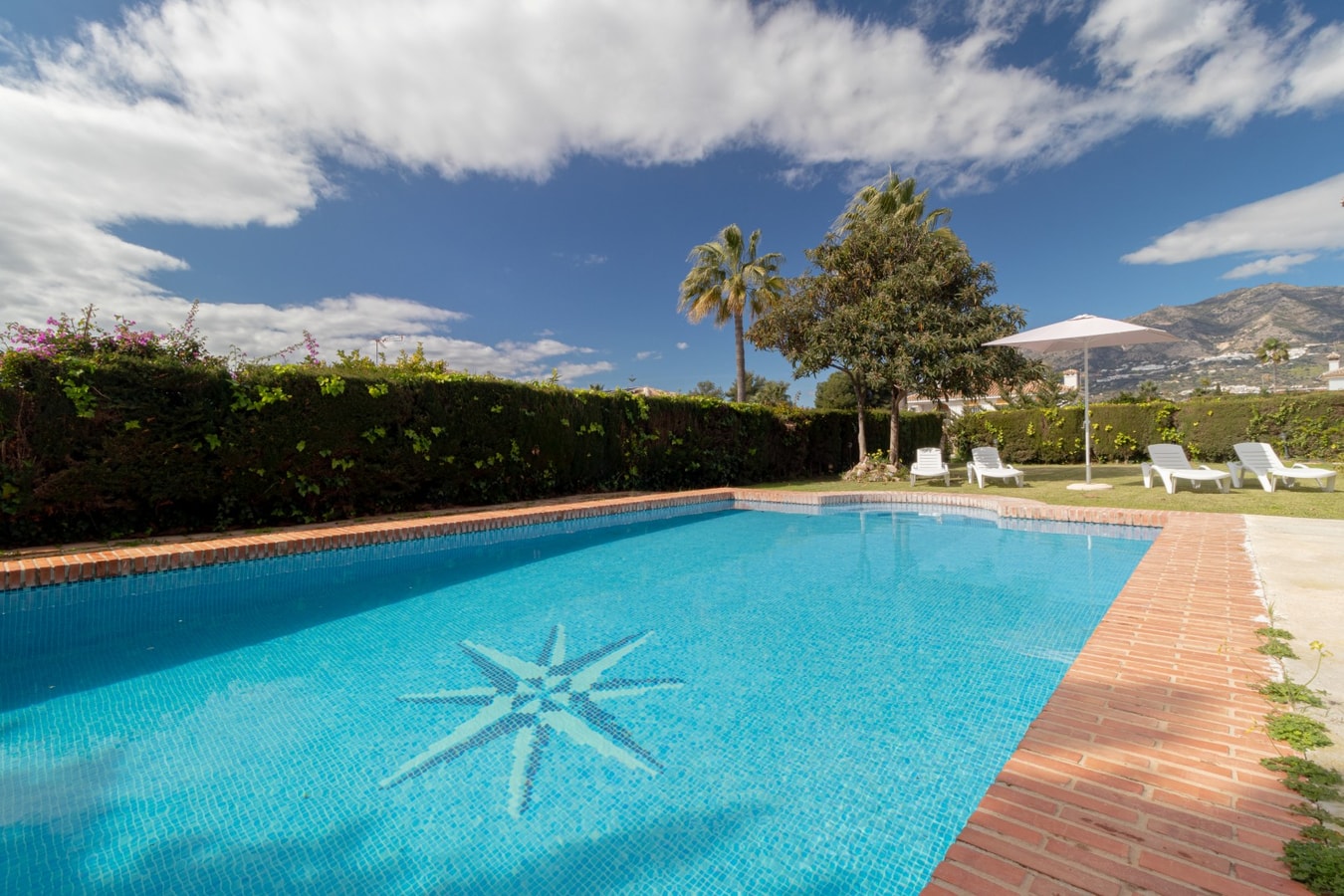 Casa Azul Sereno con piscina y jardín 9 LYX homes