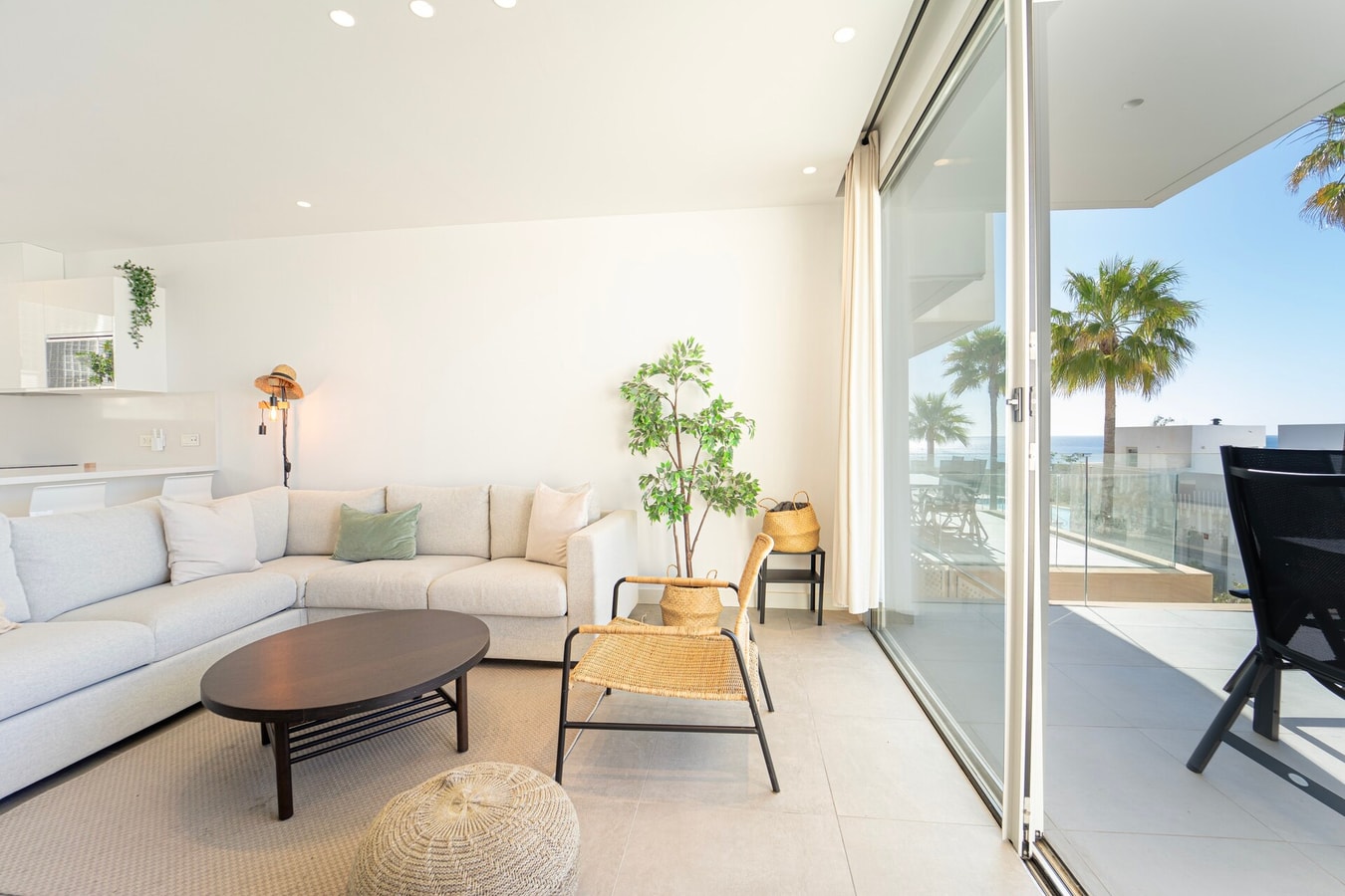 Palm Beach - Shared pool, private parking, views 33 LYX homes