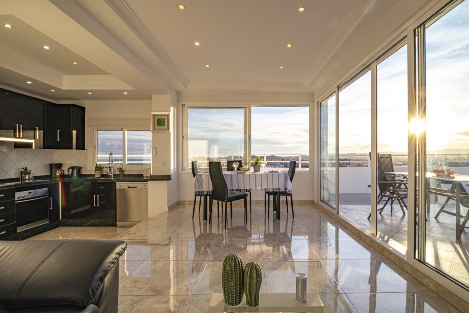 Ronda 3 frontline Penthouse in Los Boliches 9 LYX homes