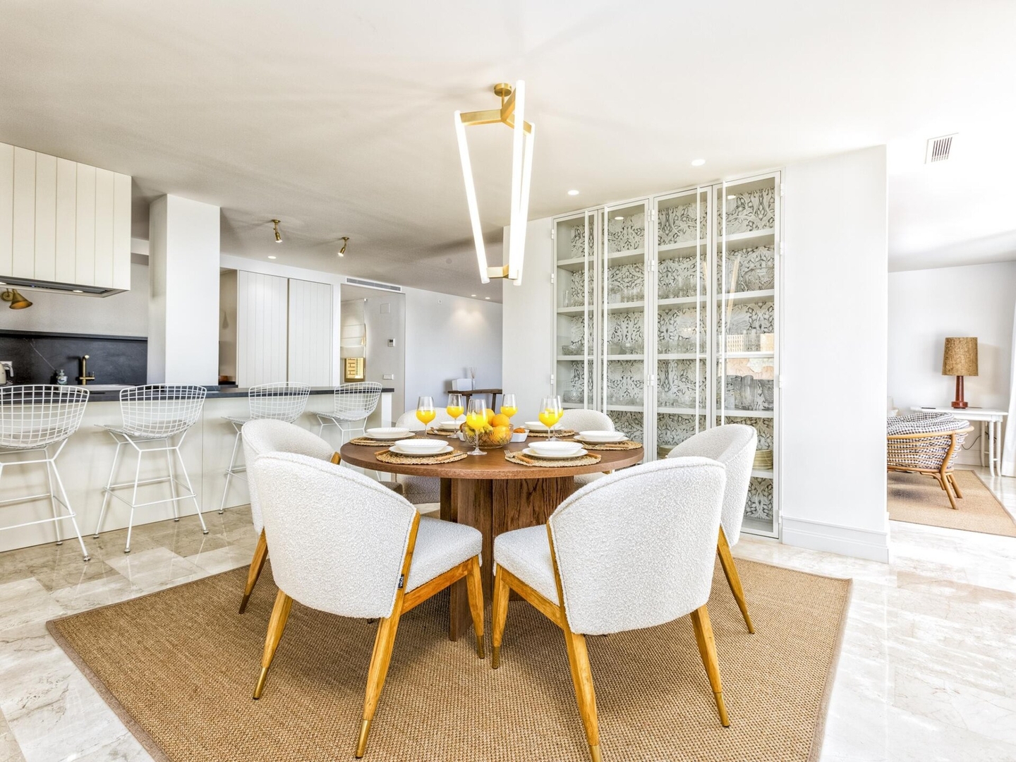 Beachfront penthouse with spectacular sea views 11 LYX homes