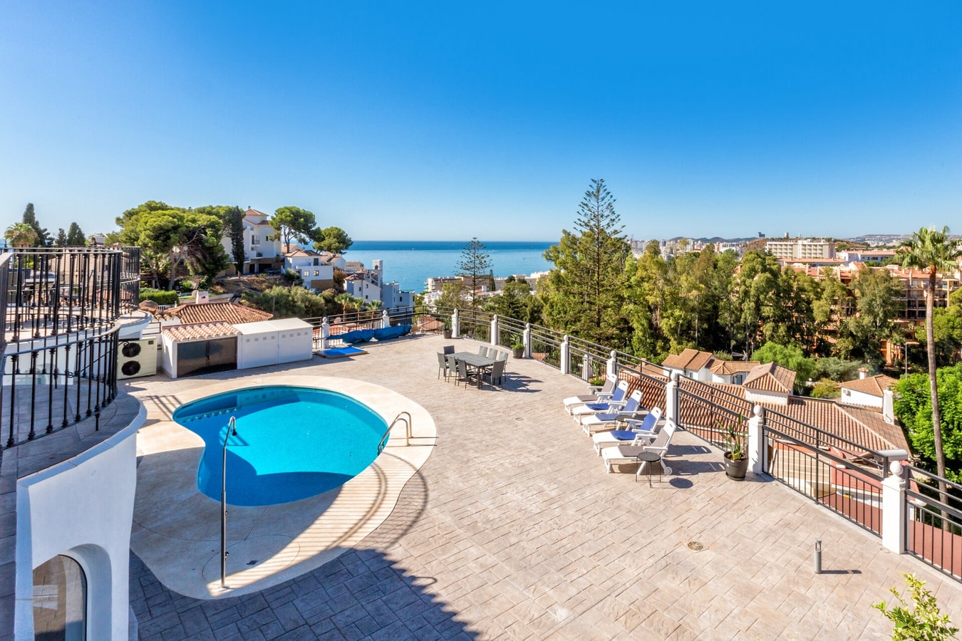 Nogali - Private heated pool-BBQ-sea view-parking 2 LYX homes