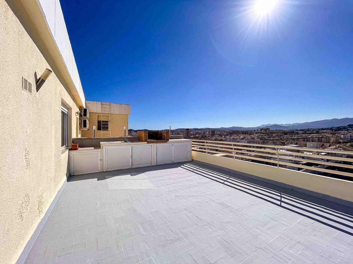 Stella - First line Penthouse with private parking 29 LYX homes