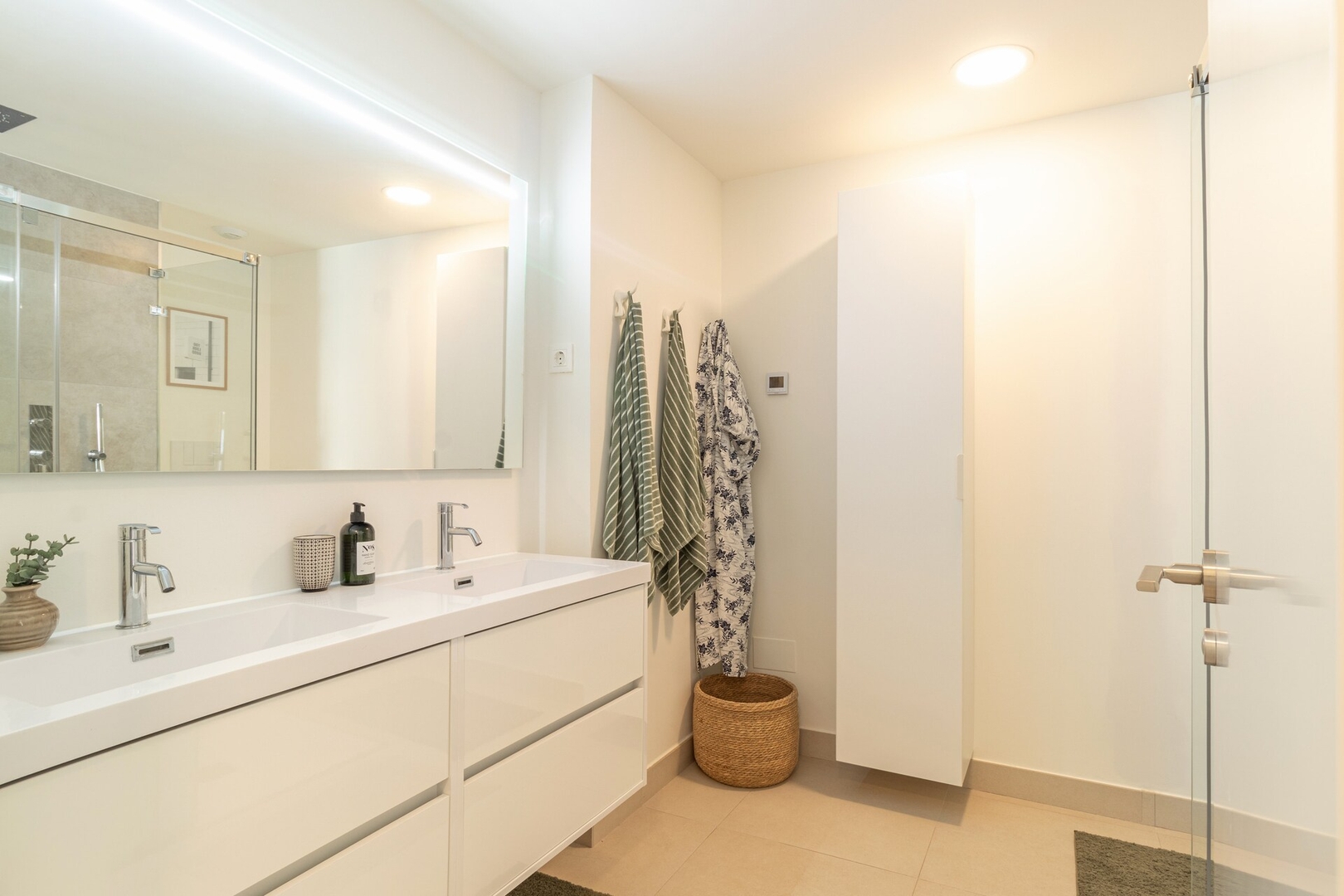 One Heights with panoramic views & shared pool 8 LYX homes