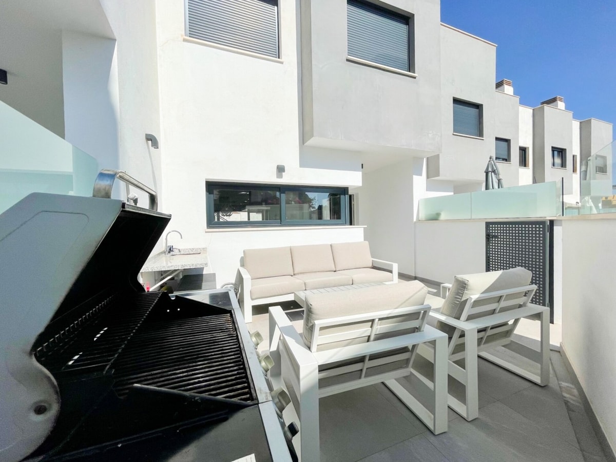 Casa Vistamar - Lovely family home with pool & BBQ 30 LYX homes
