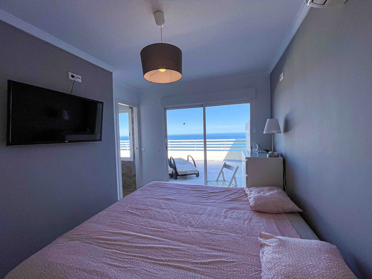 Stella - First line Penthouse with private parking 42 LYX homes