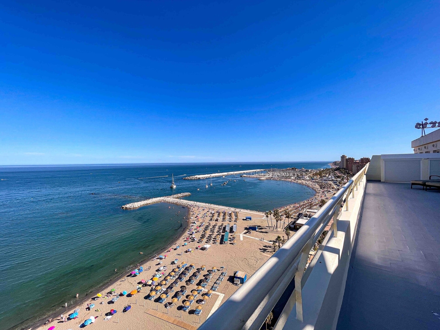 Stella - First line Penthouse with private parking 25 LYX homes