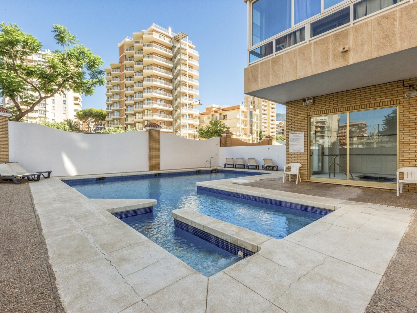 Beachfront penthouse with spectacular sea views 6 LYX homes