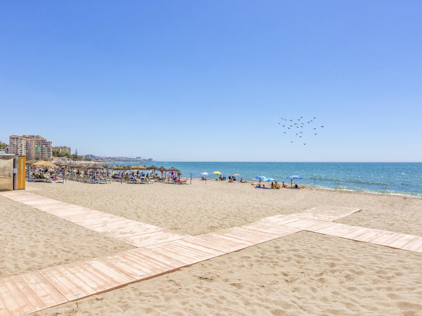 Beachfront penthouse with spectacular sea views 39 LYX homes