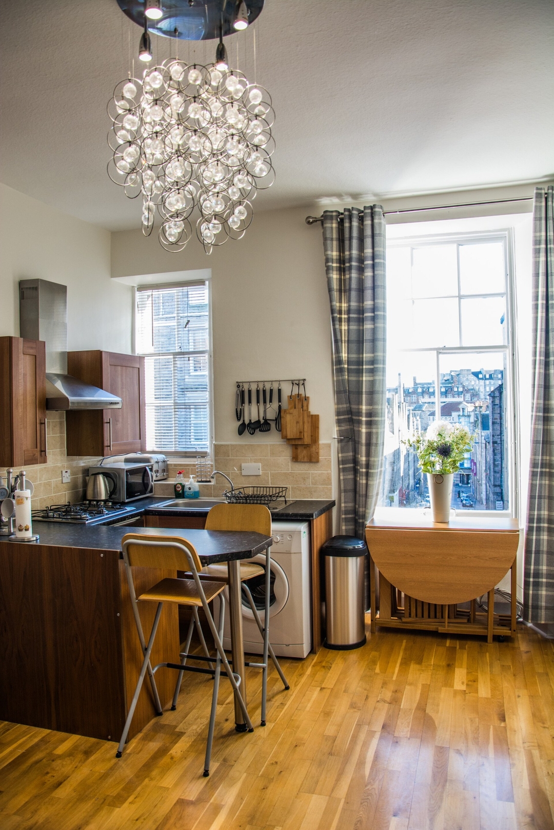 High Street at the Heart of the Royal Mile 3 Click And Rent