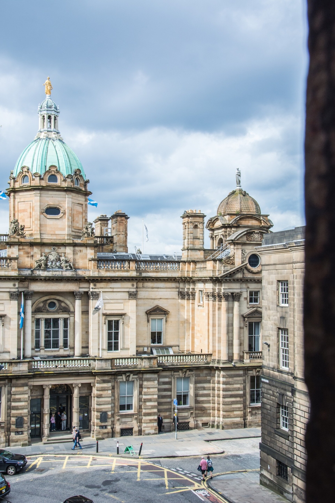 Lovely Flat at the Heart of The Royal Mile 9 Click And Rent