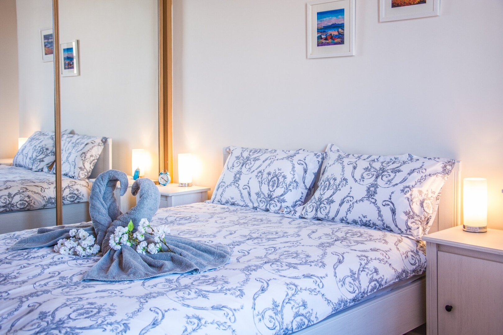 High Street at the Heart of the Royal Mile 5 Click And Rent