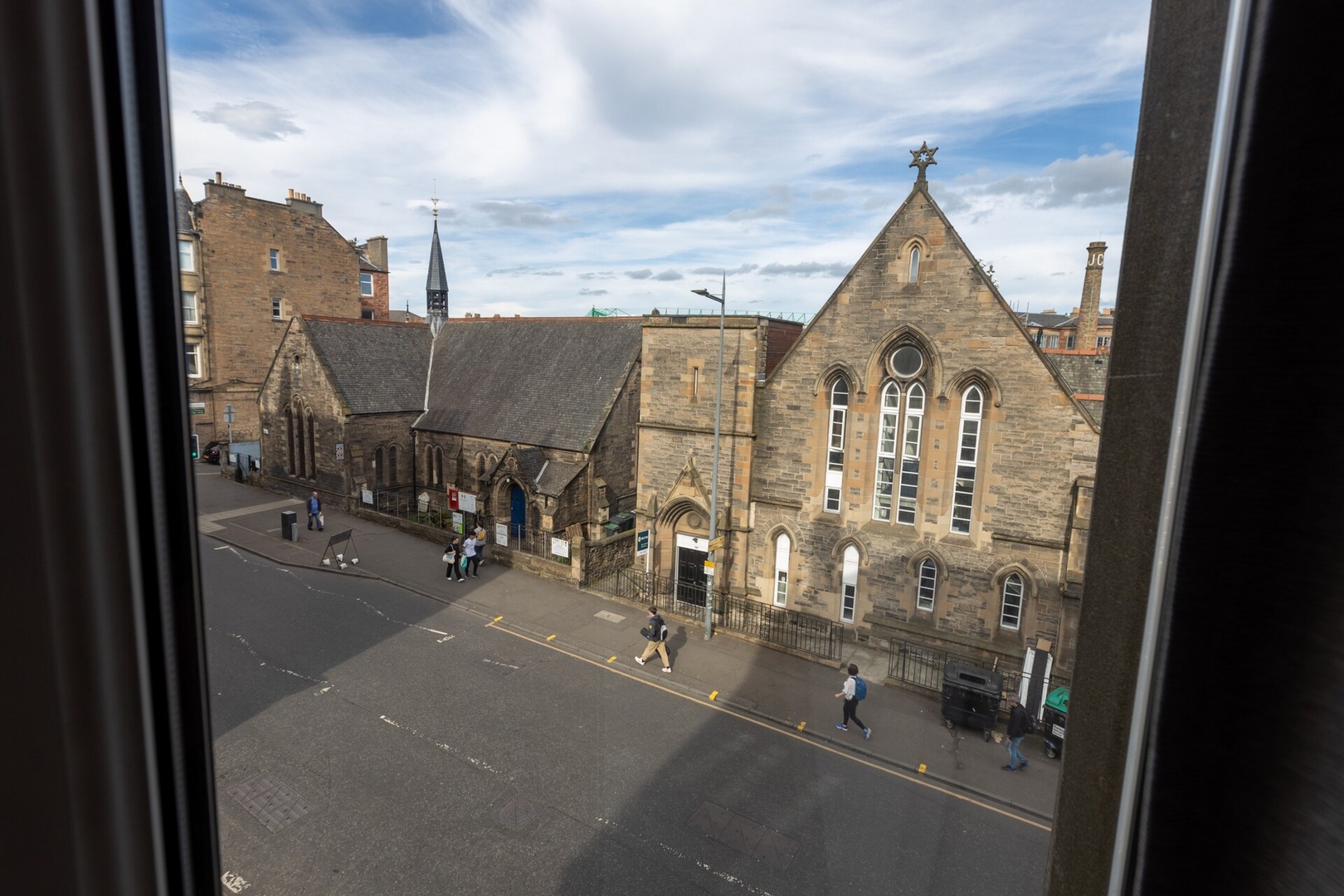 Edinburgh Festival Escape 8 Click And Rent