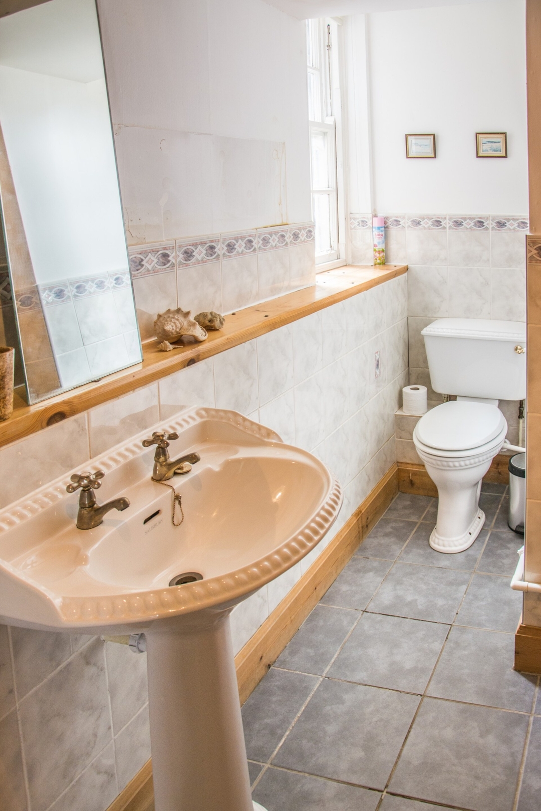 Lovely Flat at the Heart of The Royal Mile 8 Click And Rent