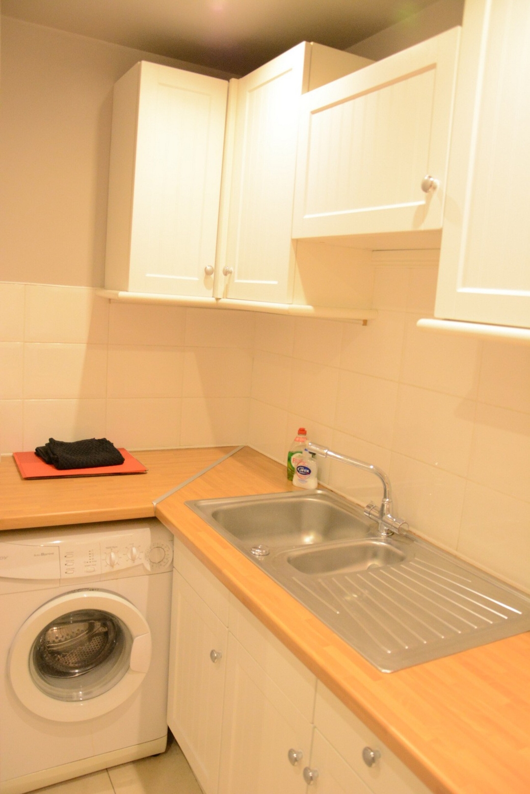 Elm Row Spacious and Central 6 Click And Rent