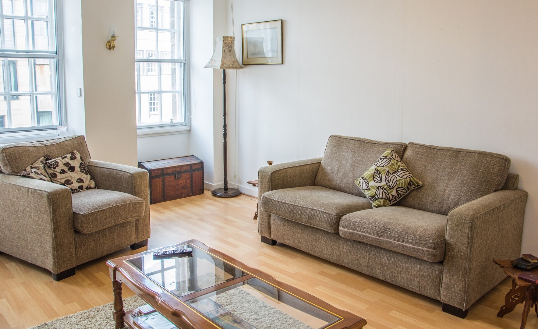 Lovely Flat at the Heart of The Royal Mile 6 Click And Rent