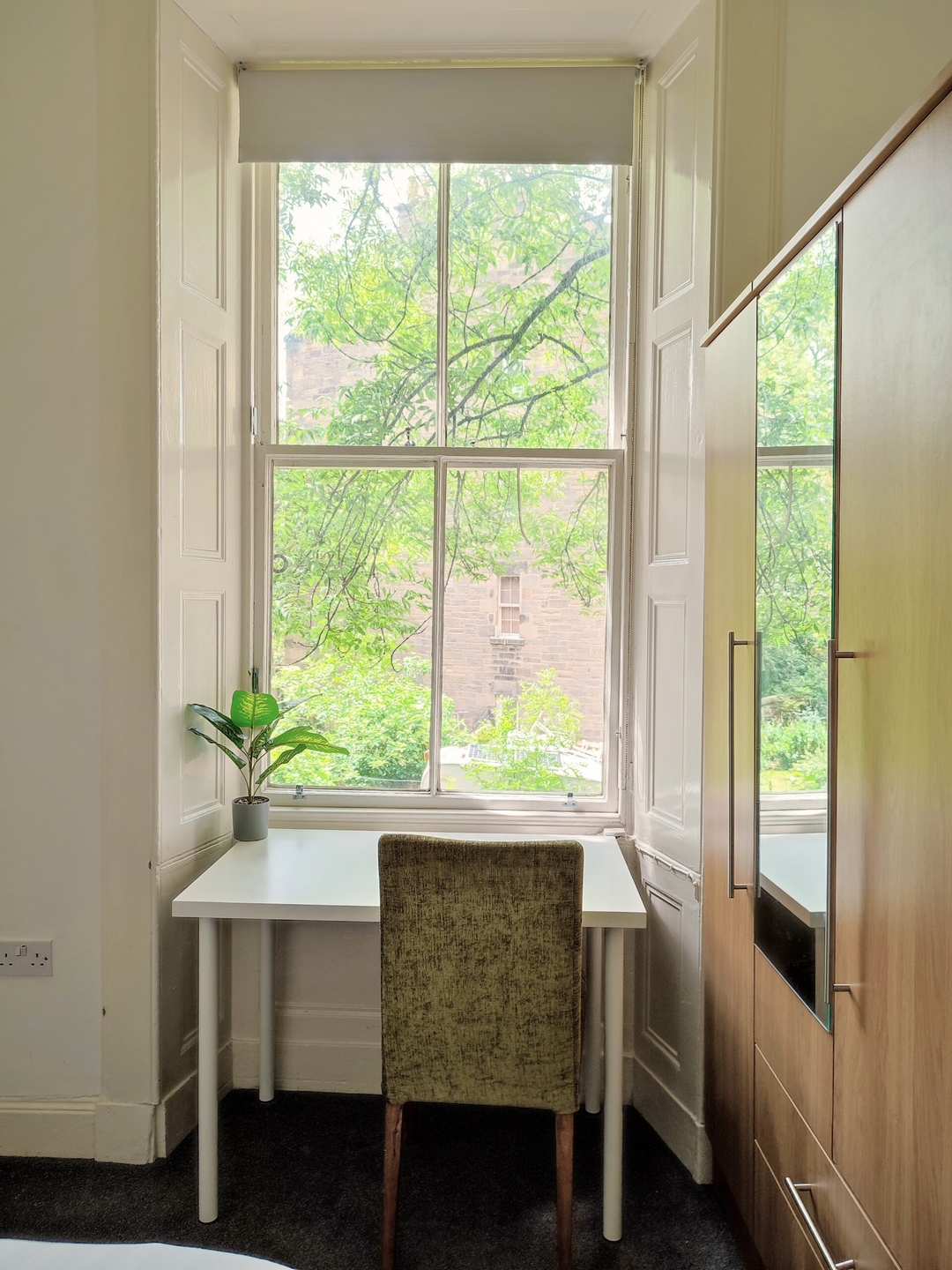 Magic of Meadows 4 Bedroom Spacious Flat 9 Click And Rent