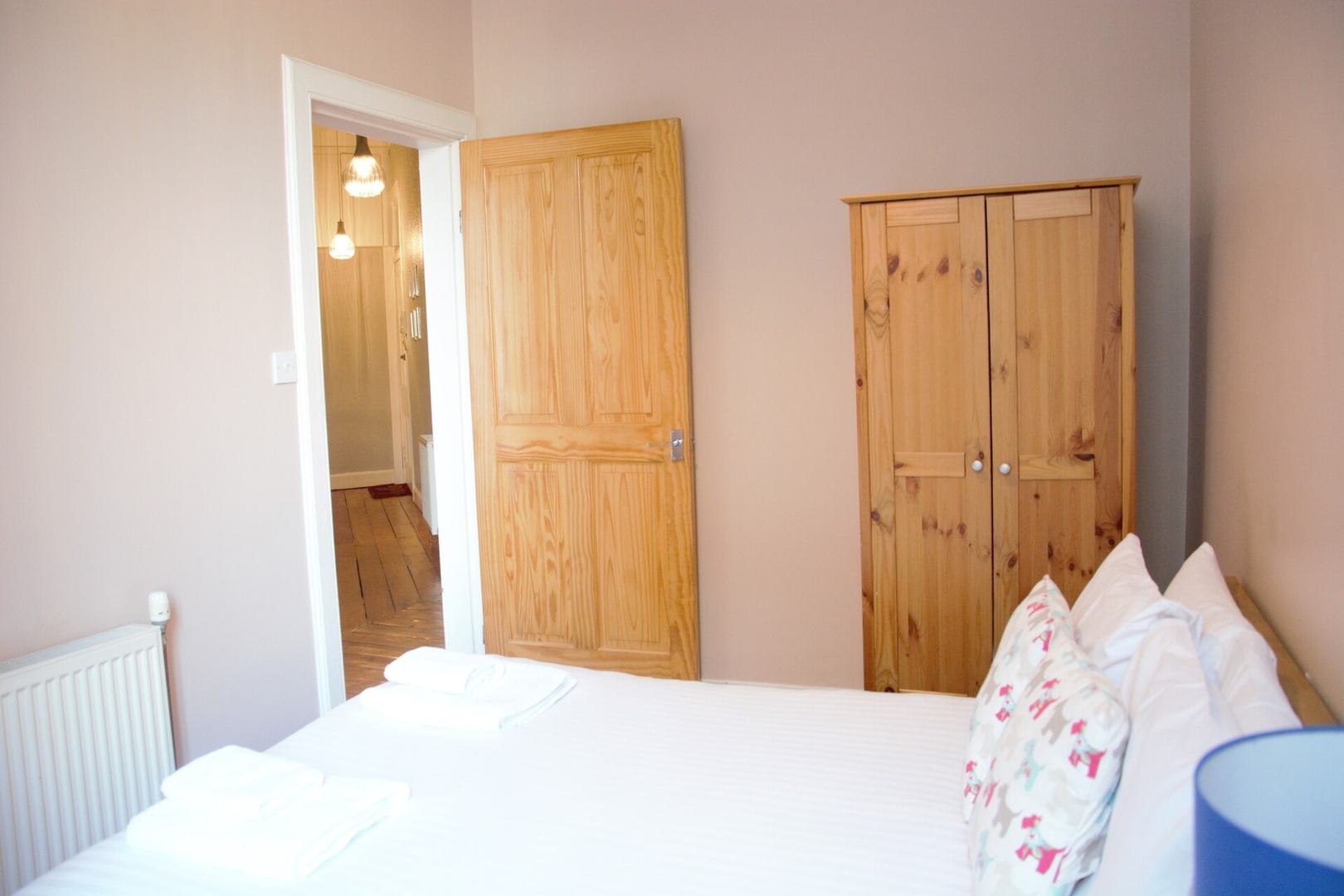 Elm Row Spacious and Central 8 Click And Rent