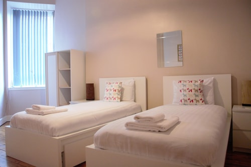 Elm Row Spacious and Central 1 Click And Rent