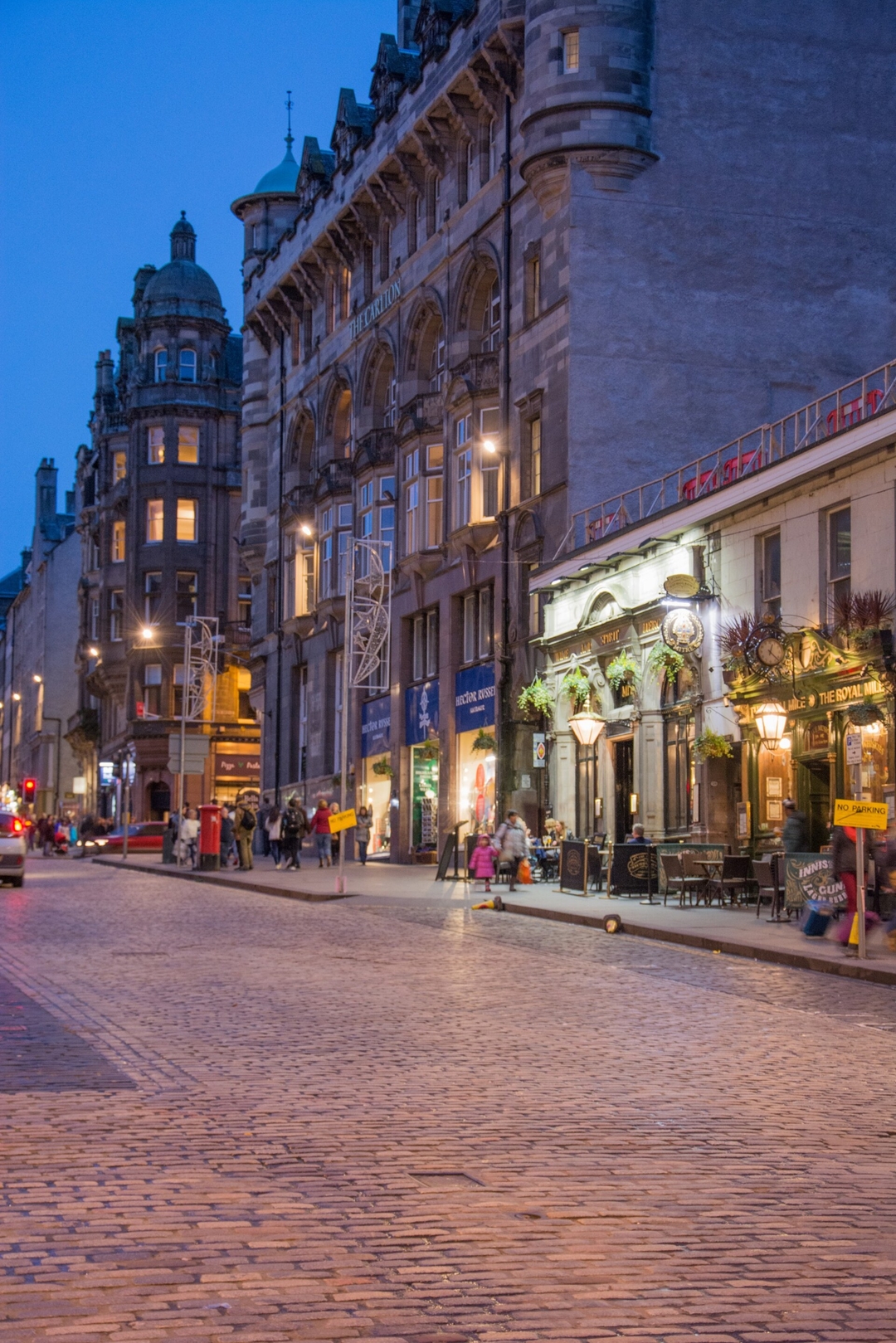 High Street at the Heart of the Royal Mile 2 Click And Rent