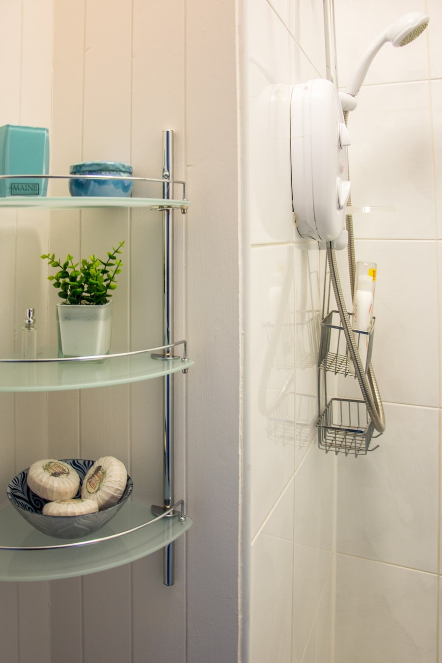 443230 - High Street at the Heart of th · High Street at the Heart of the Royal Mile 9 Click And Rent