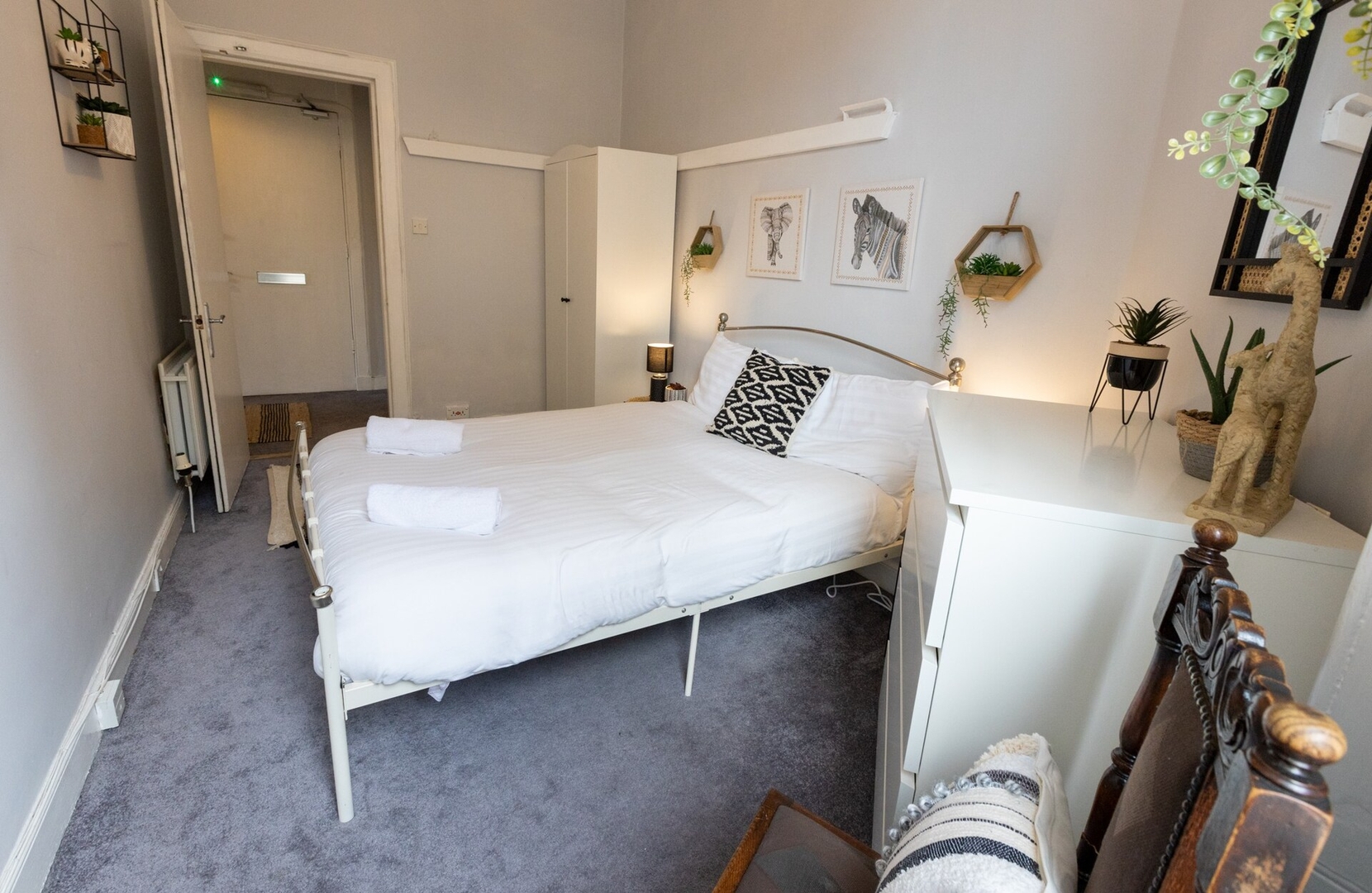 Edinburgh Festival Escape 4 Click And Rent