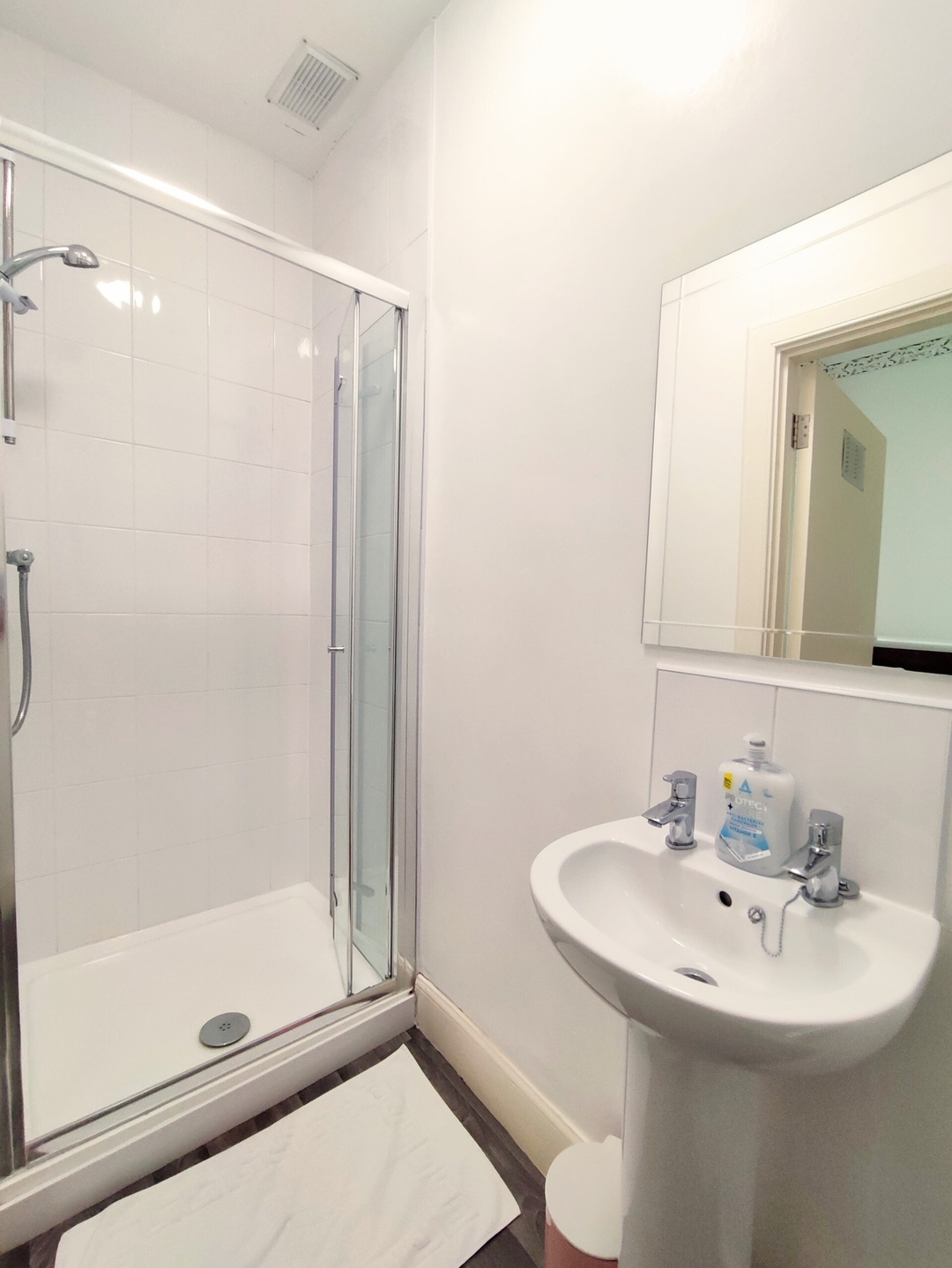 Magic of Meadows 4 Bedroom Spacious Flat 10 Click And Rent