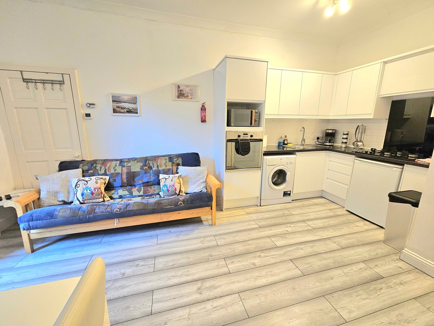 Beautiful Travelers Apartment - Salmond Place 14 Click And Rent
