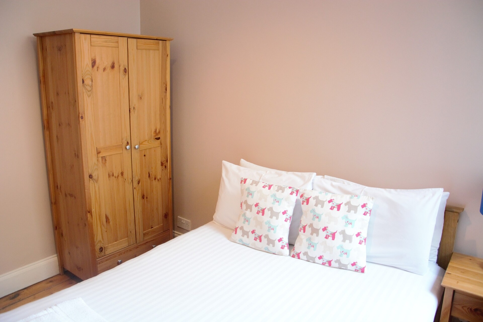 Elm Row Spacious and Central 11 Click And Rent