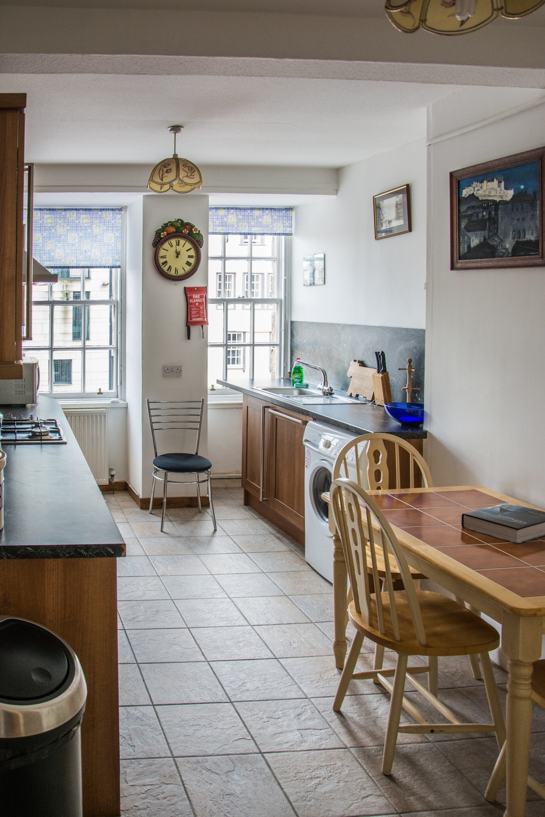 Lovely Flat at the Heart of The Royal Mile 7 Click And Rent