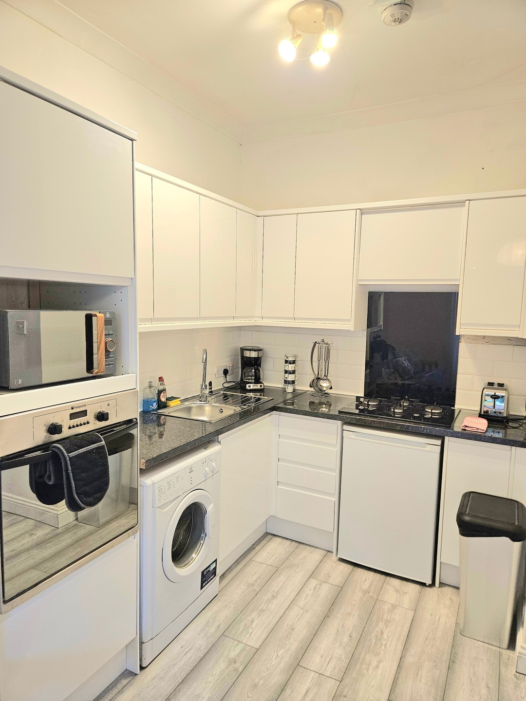 Beautiful Travelers Apartment - Salmond Place 12 Click And Rent