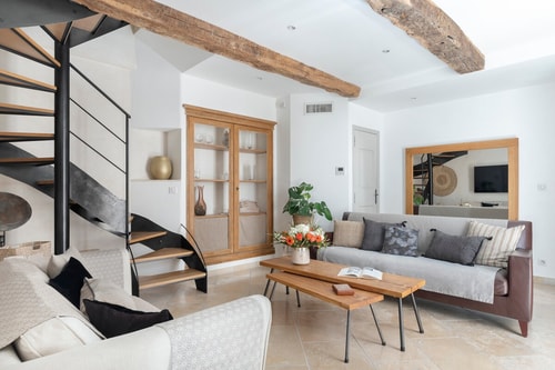 Superb luxury apartment in the heart of Valbonne