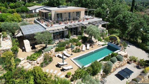 Luxury Villa – in the Village , Pool, Sauna, A/C