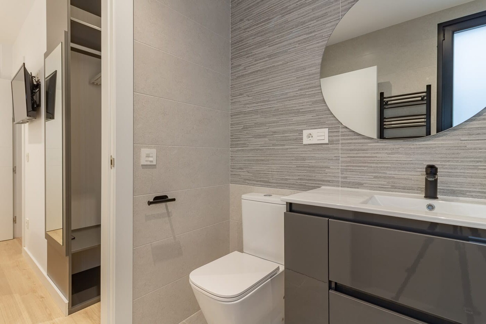AH Room4you Oviedo by Asturias Holidays VUT3026AS 53 Asturias Holidays