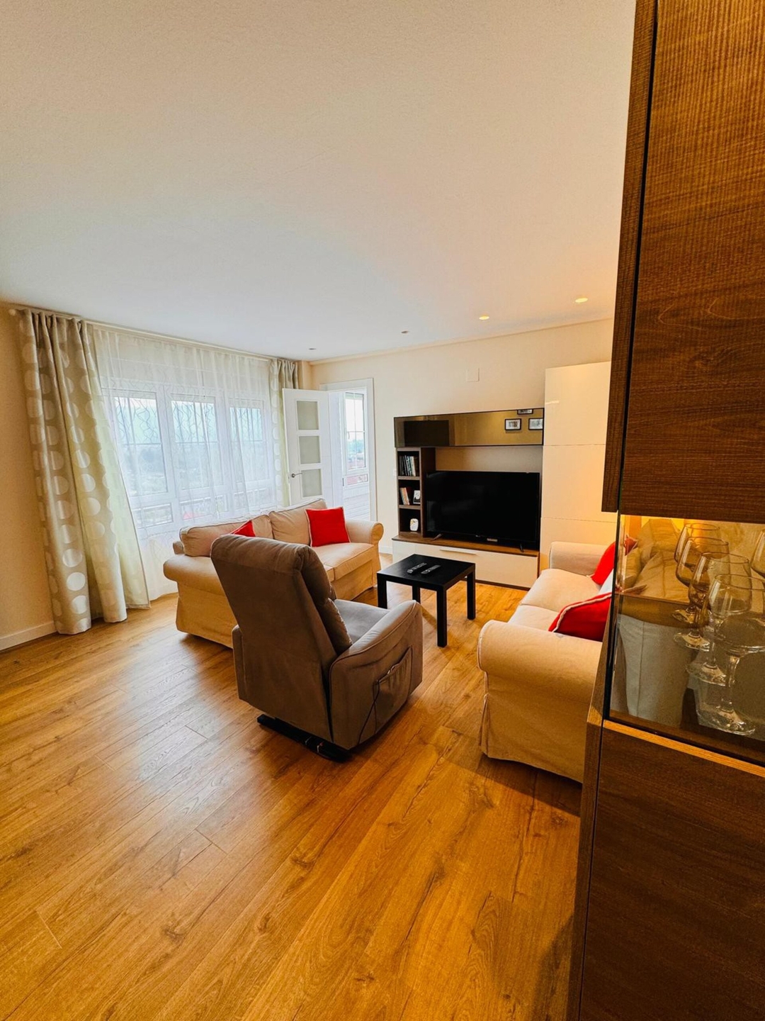 AH Full&Roomy Auditorio de Oviedo. VUT-6502-AS 15 Asturias Holidays