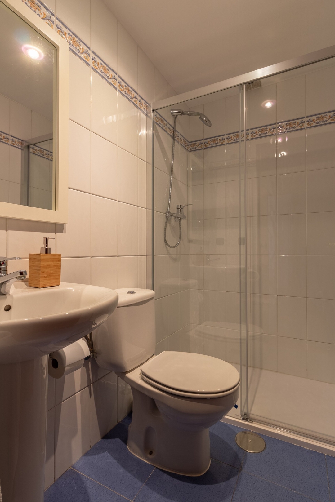 AH Delux3Rooms Campus Milán · VUT-6519-AS 29 Asturias Holidays