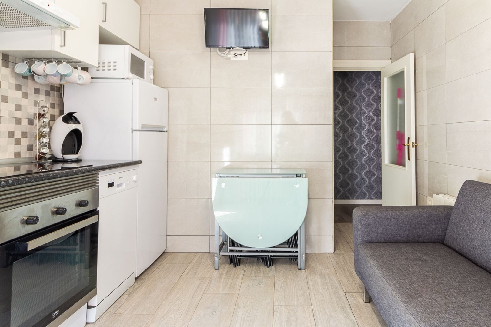 AH Poniente Beach Apartment VUT6895AS 7 Asturias Holidays