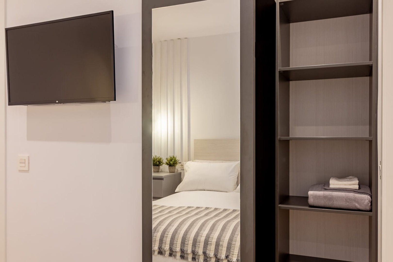 AH Room4you Oviedo by Asturias Holidays VUT3026AS 54 Asturias Holidays
