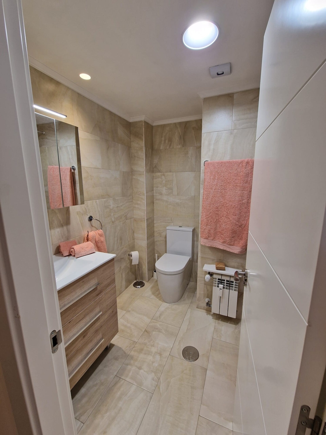 AH Full&Roomy Auditorio de Oviedo. VUT-6502-AS 12 Asturias Holidays