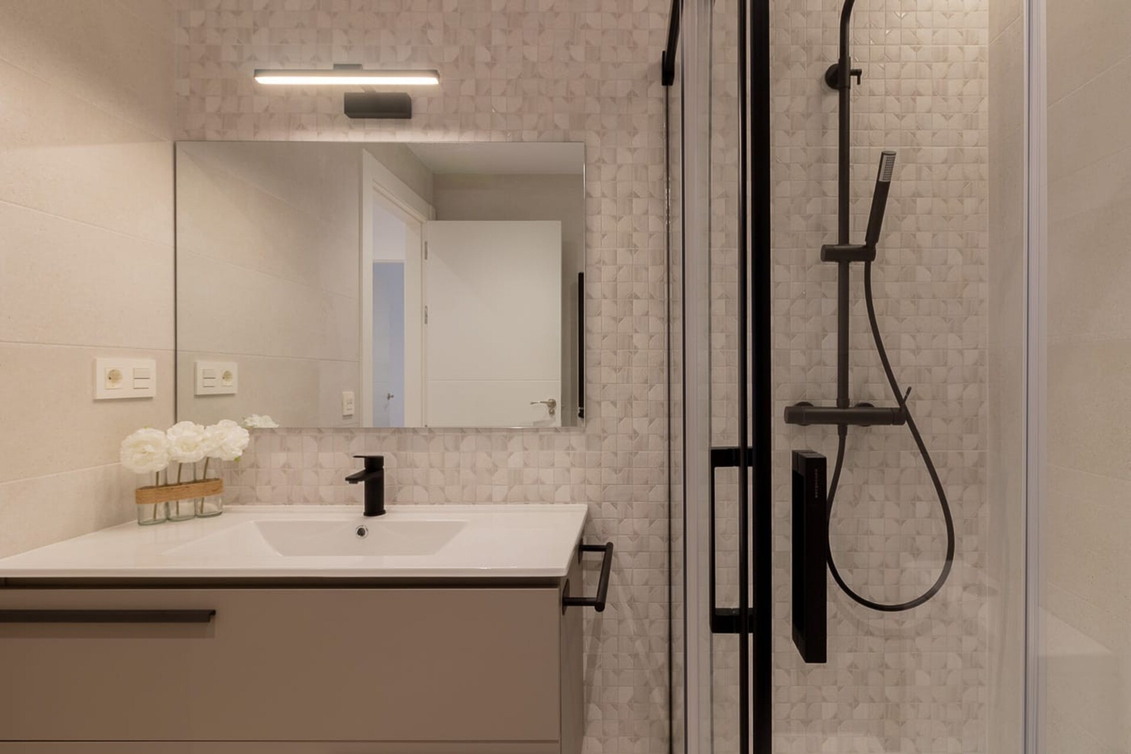 AH Room4you Oviedo by Asturias Holidays VUT3026AS 36 Asturias Holidays