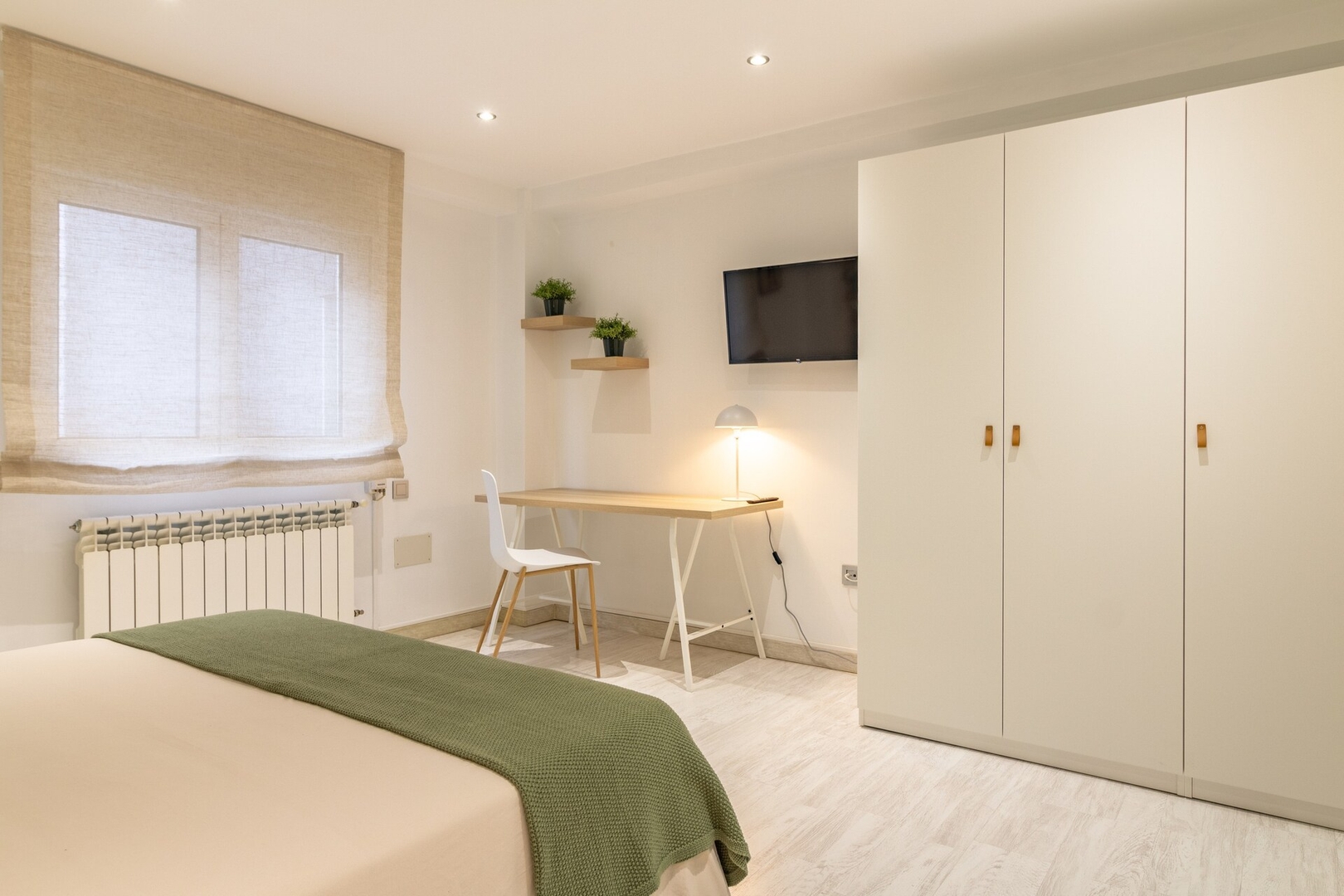 AH King Size Apartment VUT5461AS Asturias Holidays