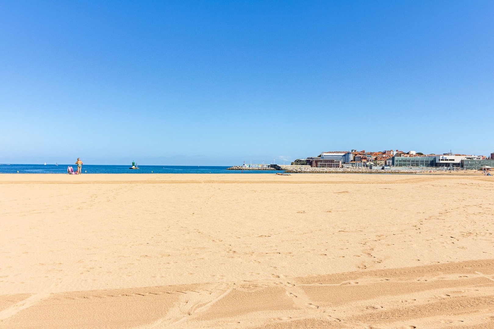 AH Poniente Beach Apartment VUT6895AS 16 Asturias Holidays