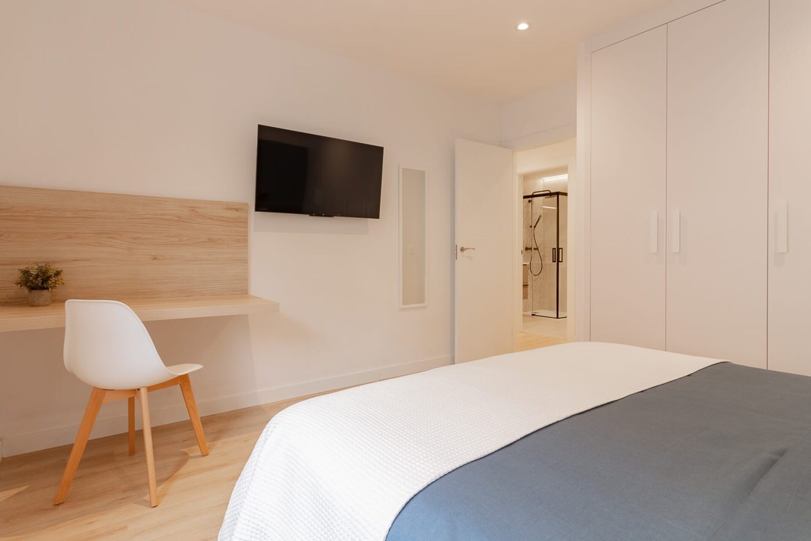 AH Room4you Oviedo by Asturias Holidays VUT3026AS 40 Asturias Holidays